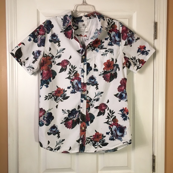 On the BYAS Other - Men’s On the BYAS Button Down Floral Shirt Size M